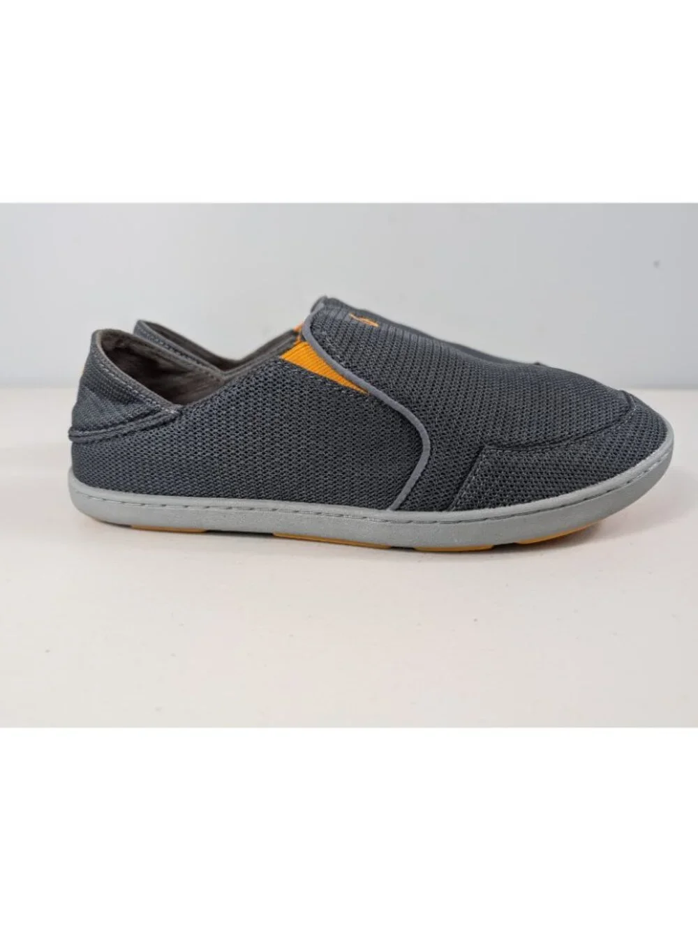 olukai Nohea mesh men's gray slip-on shoes size 9.5